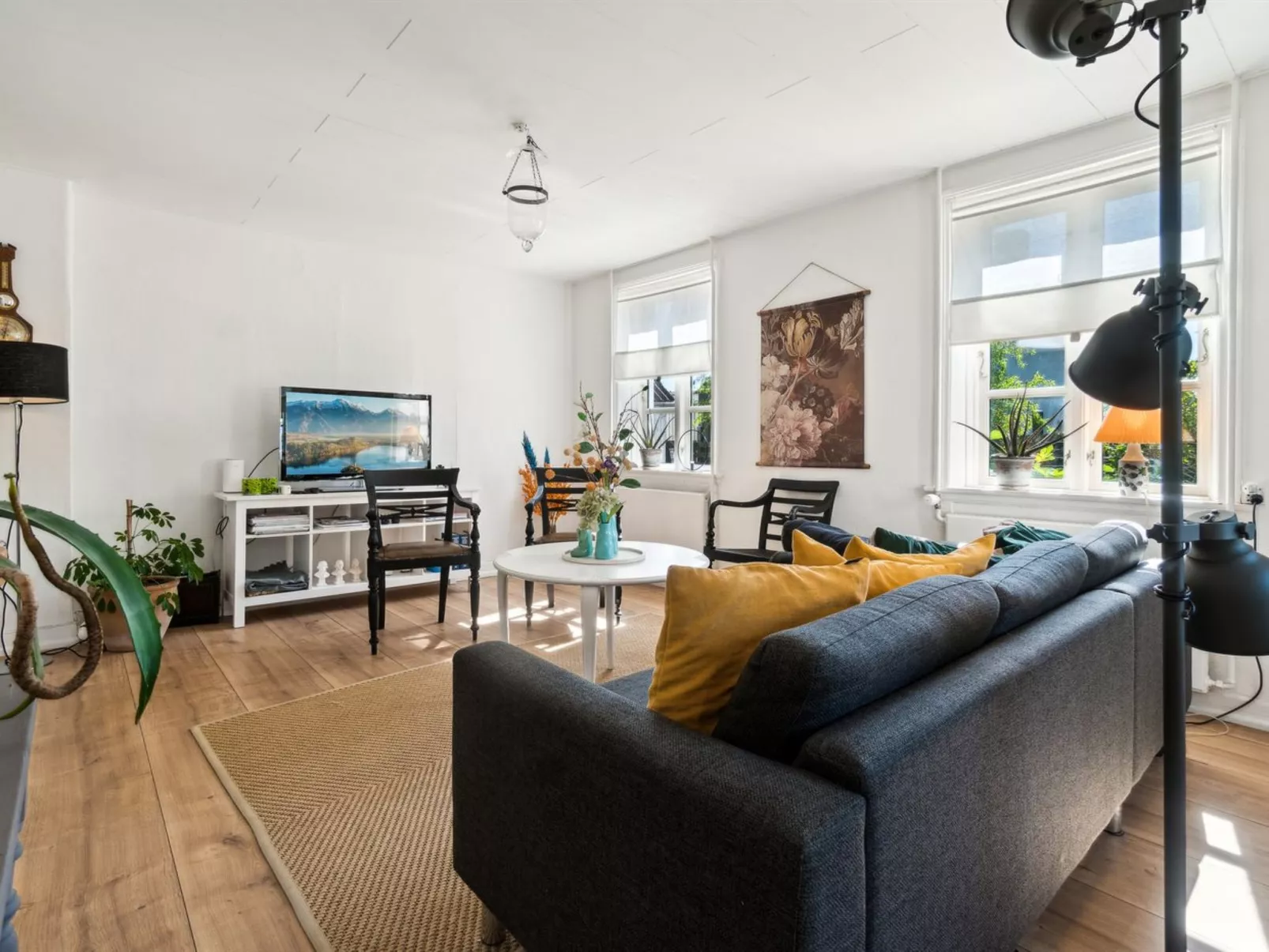 "Tuva" - 3.6km from the sea-Inside