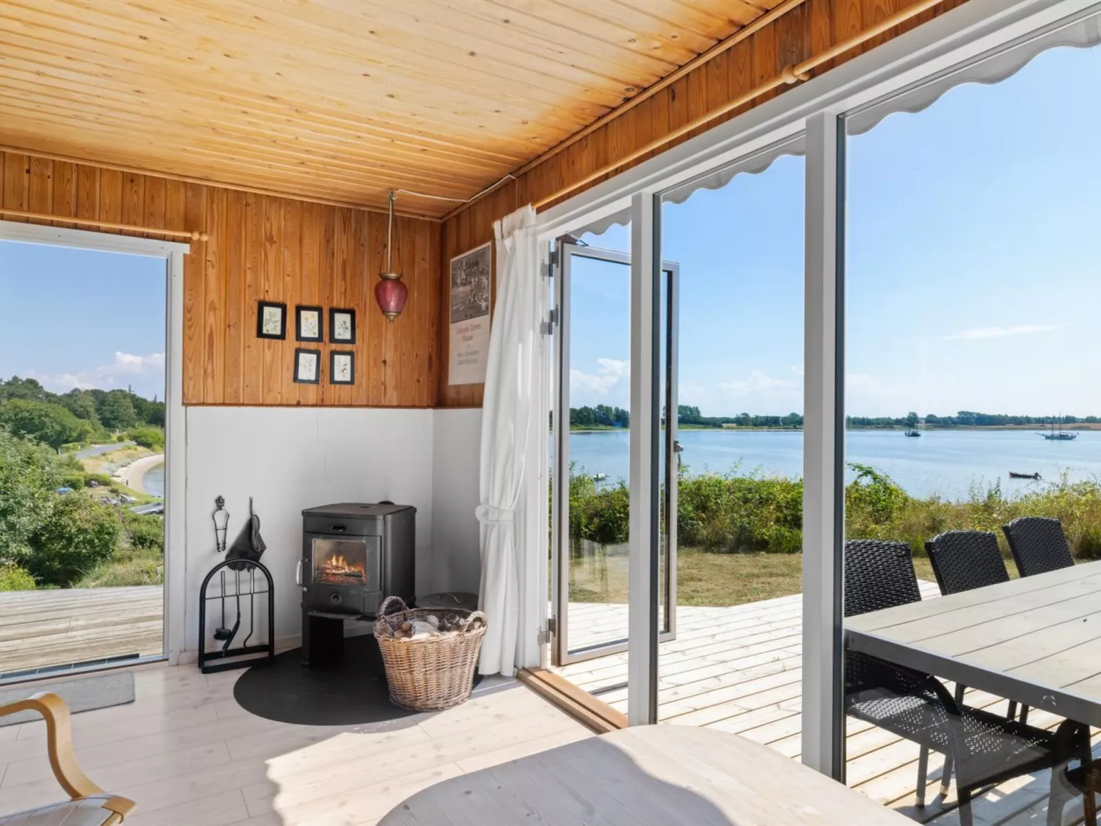 "Rajna" - 30m from the sea-Drinnen