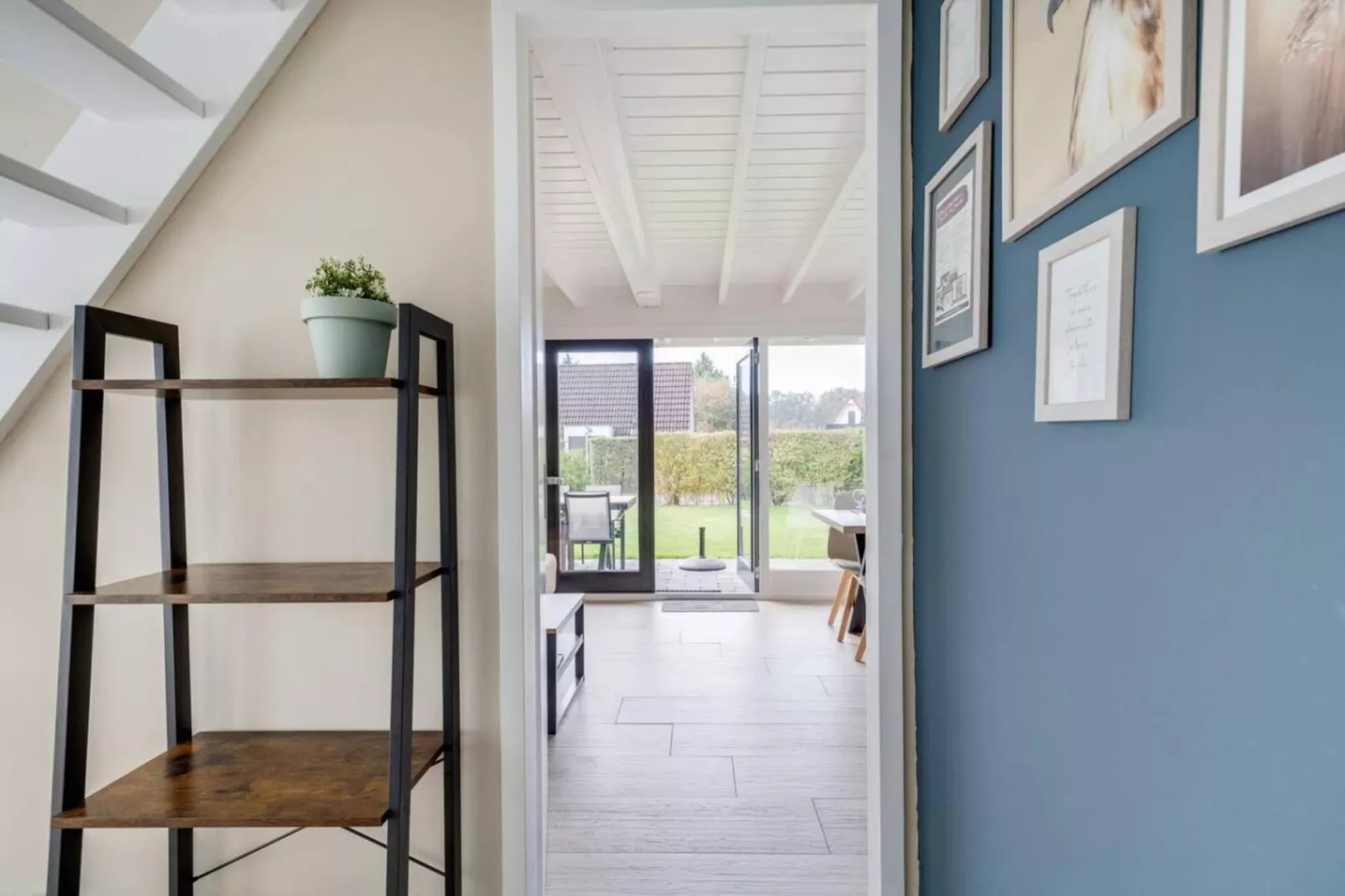 107 | Buizerd | Fijne bungalow met ruime tuin-Landing