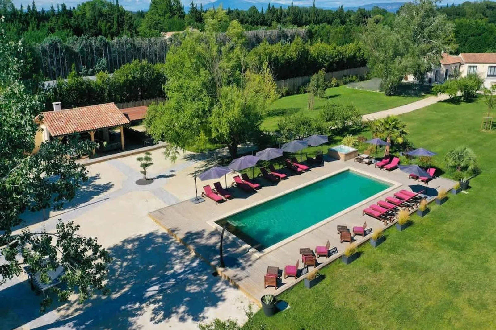 Charmant Mas Provençal avec piscine et jacuzzis-Swimming pool