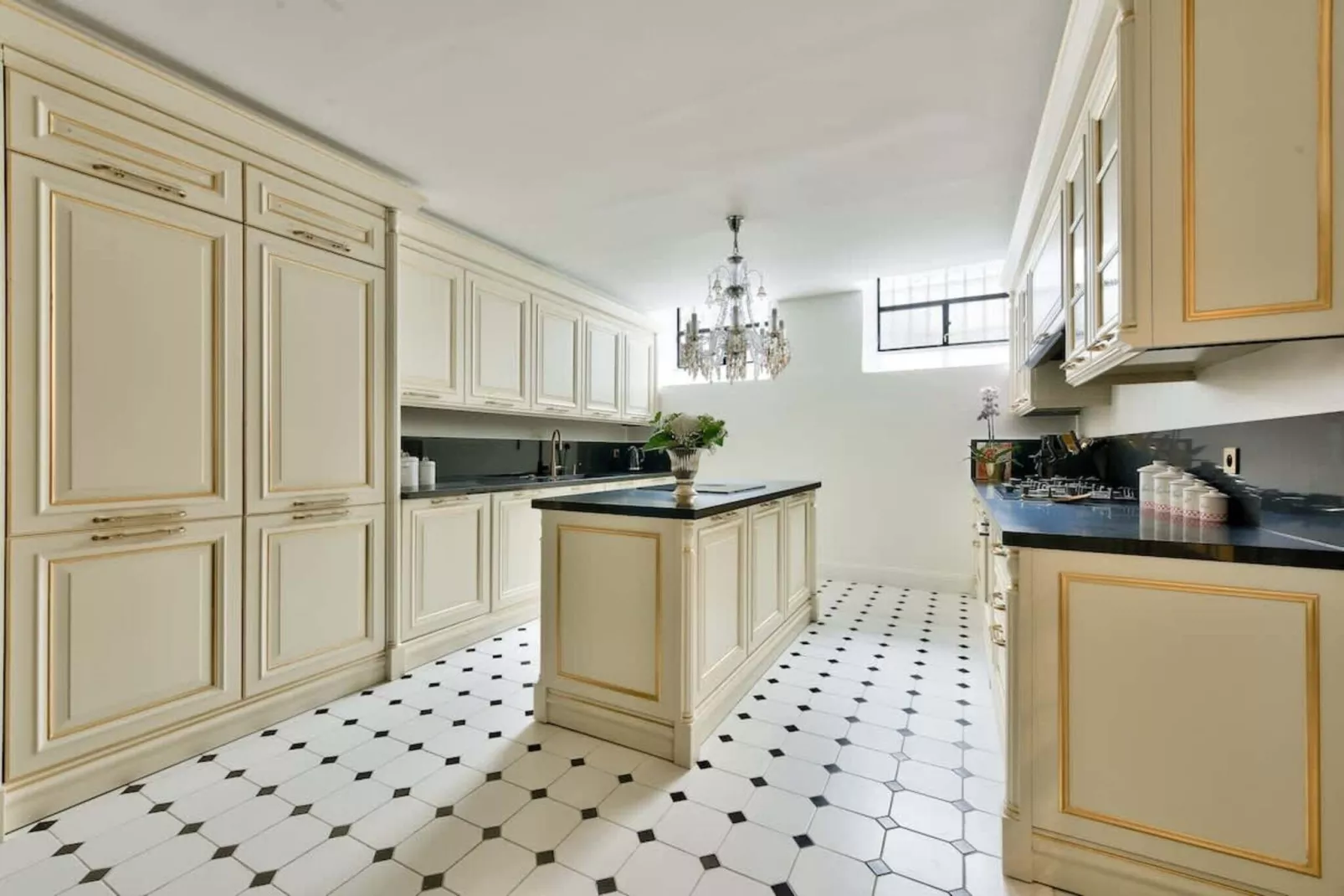 Noble demeure de luxe en plein coeur de Paris-Küche