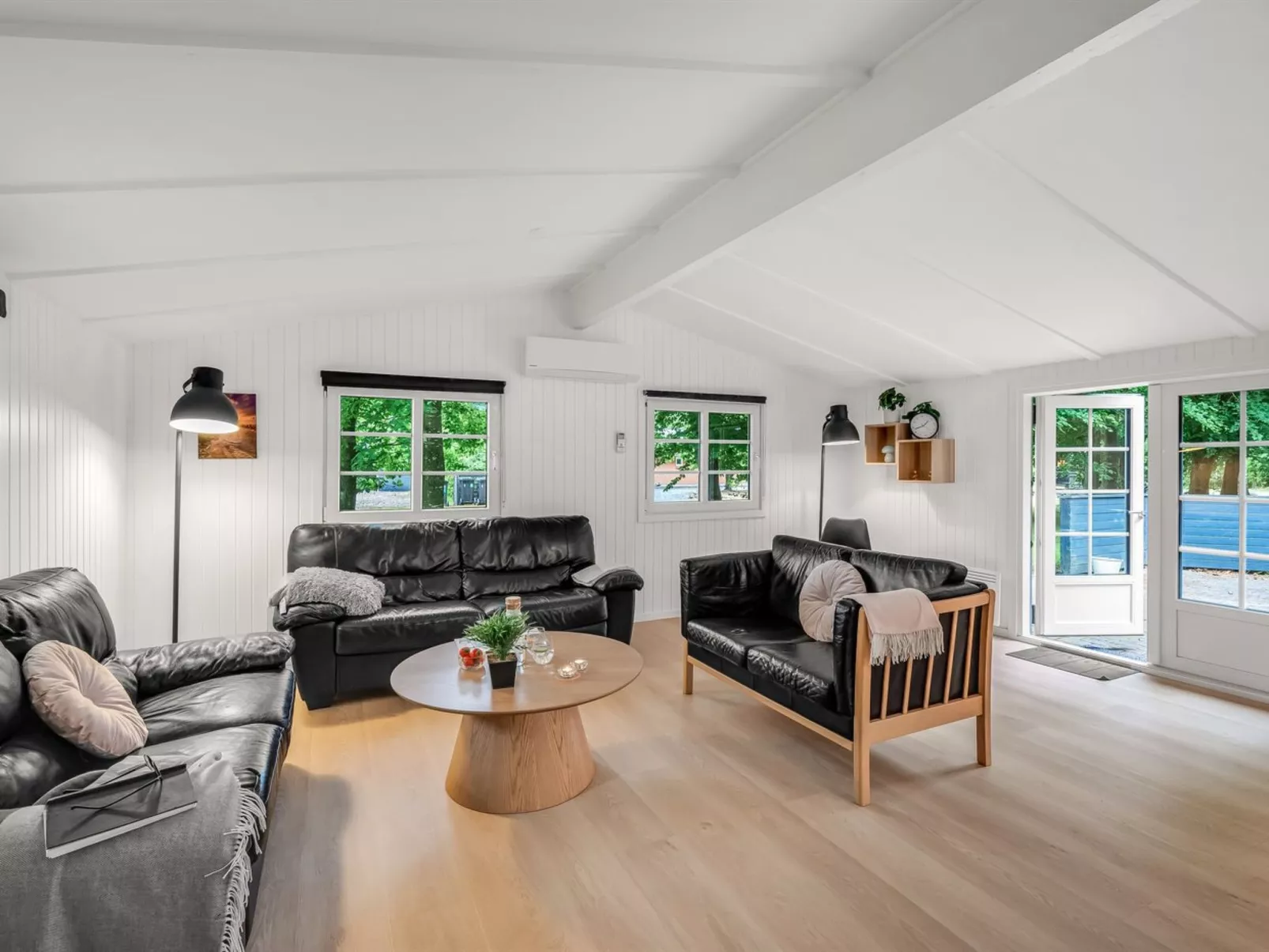 "Mena" - 10km from the sea-Drinnen