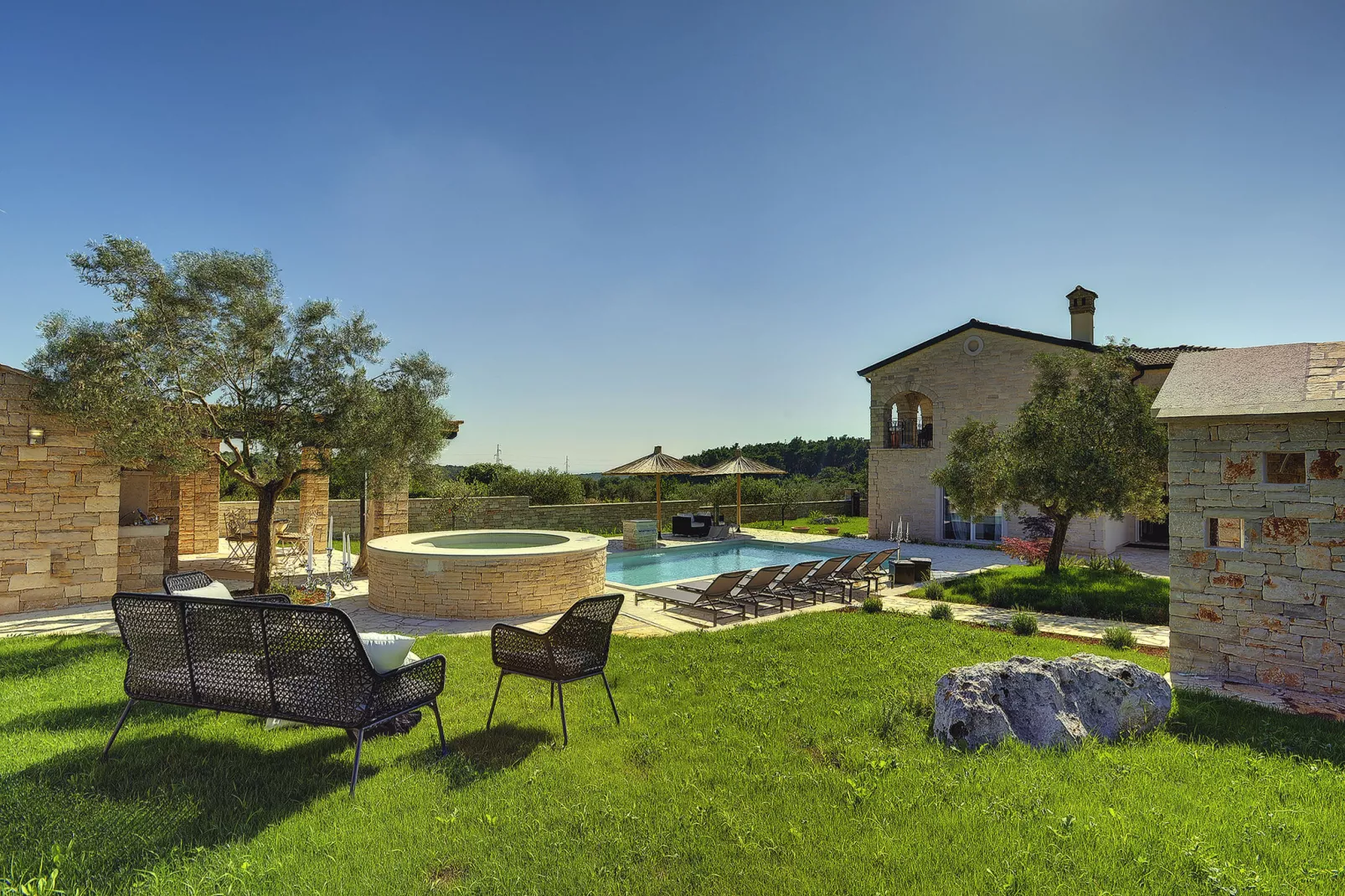 Villa Paradiso-Gardens summer