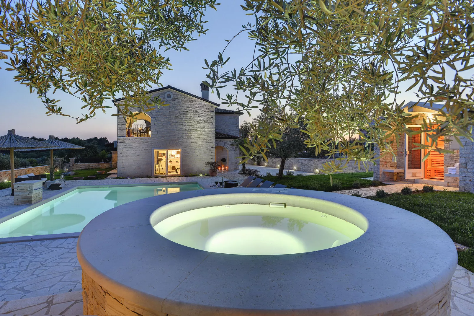 Villa Paradiso-Exterior summer