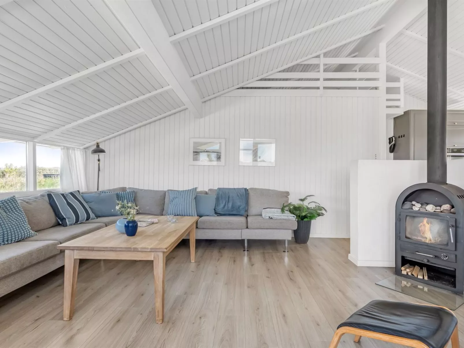 "Askrik" - 350m from the sea - Inside