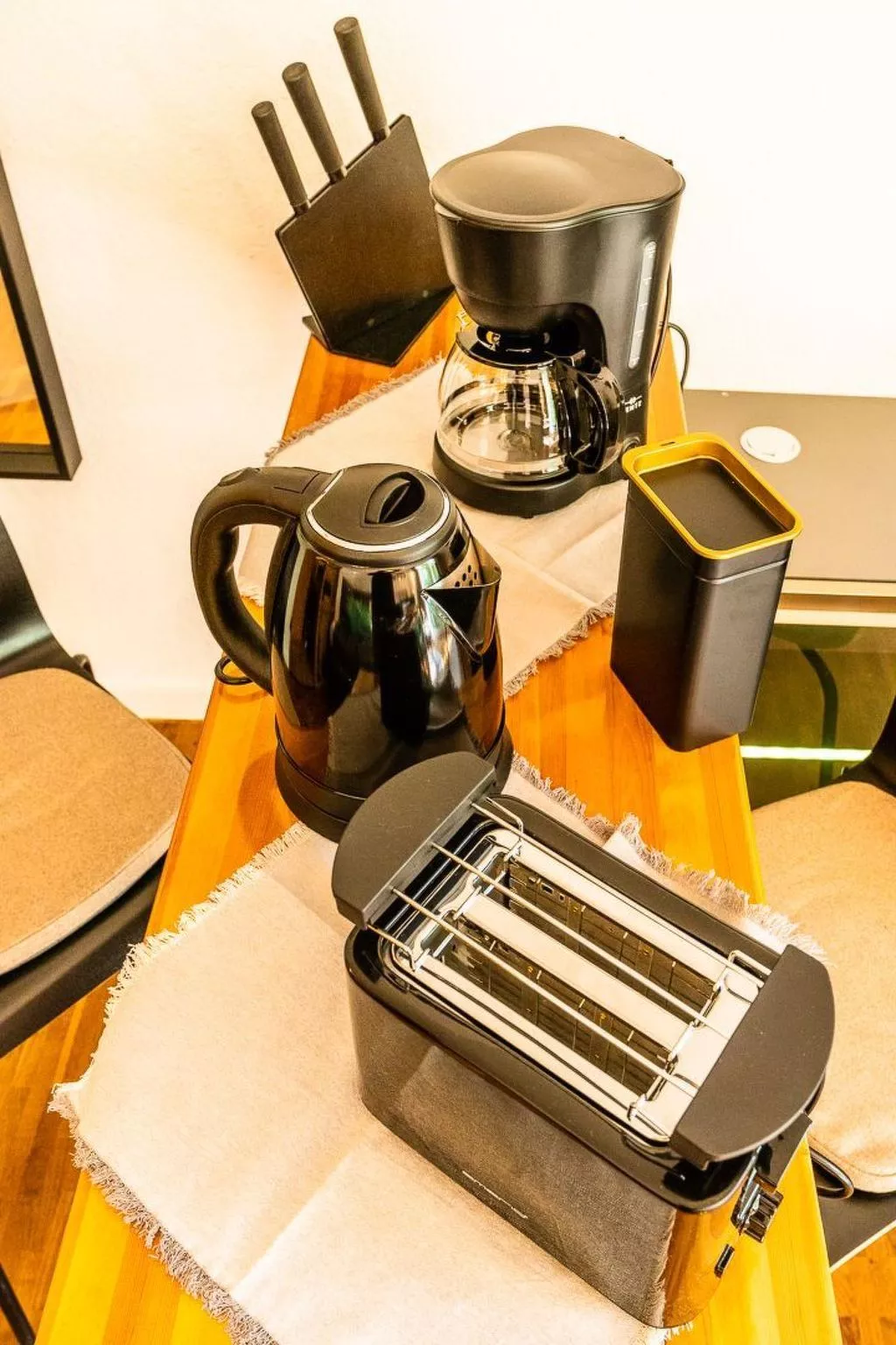 Black Mirror - Image-tags.info