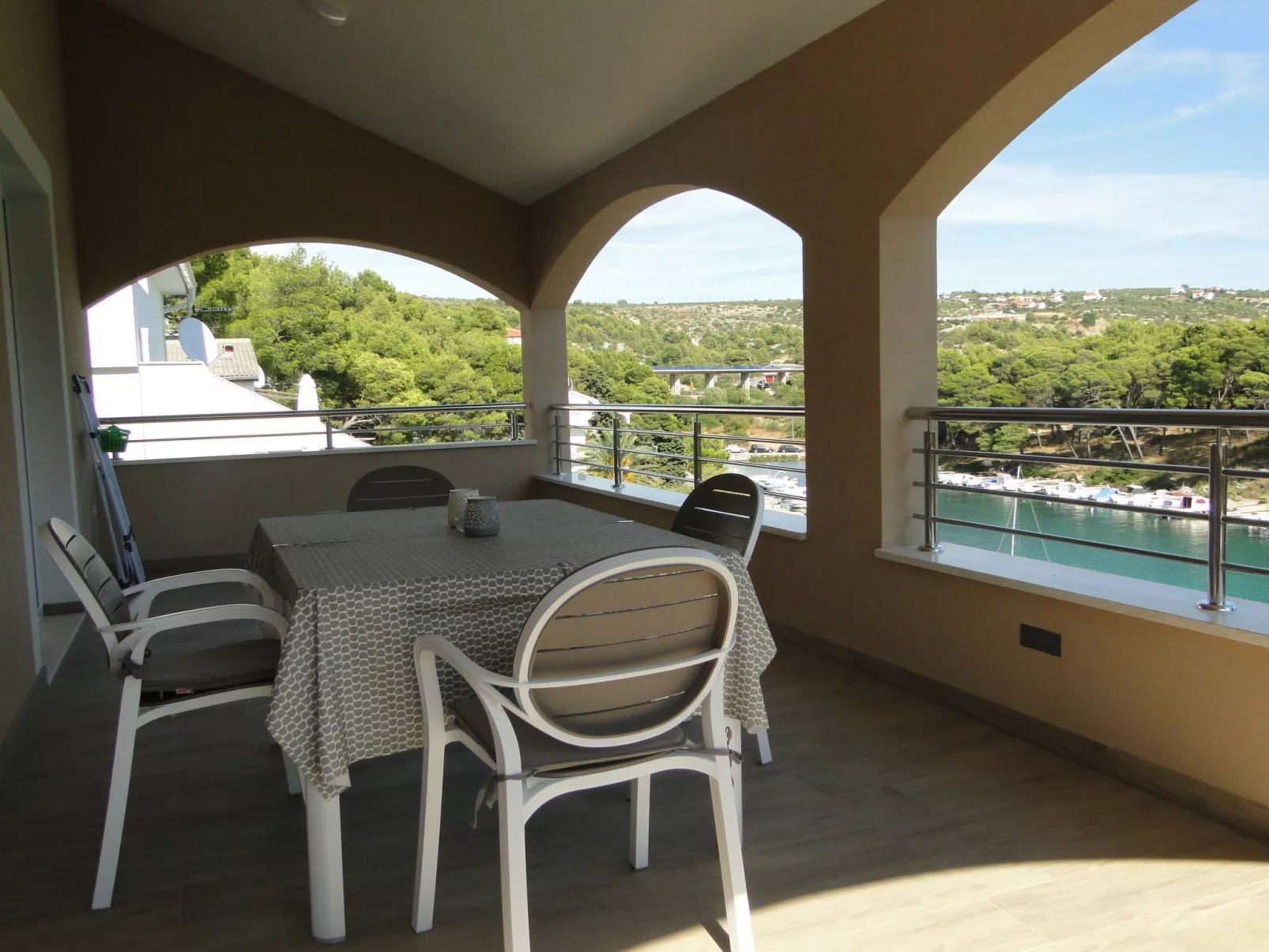 Aurea 3 Modernes Apartment direkt am Meer - Image-tags.info