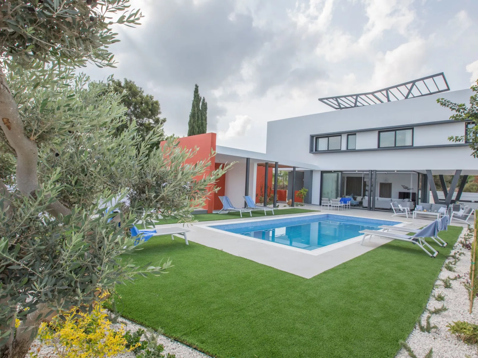 Neue, luxuriöse 3-Schlafzimmer-Villa in Protaras Zentrum - Image-tags.info