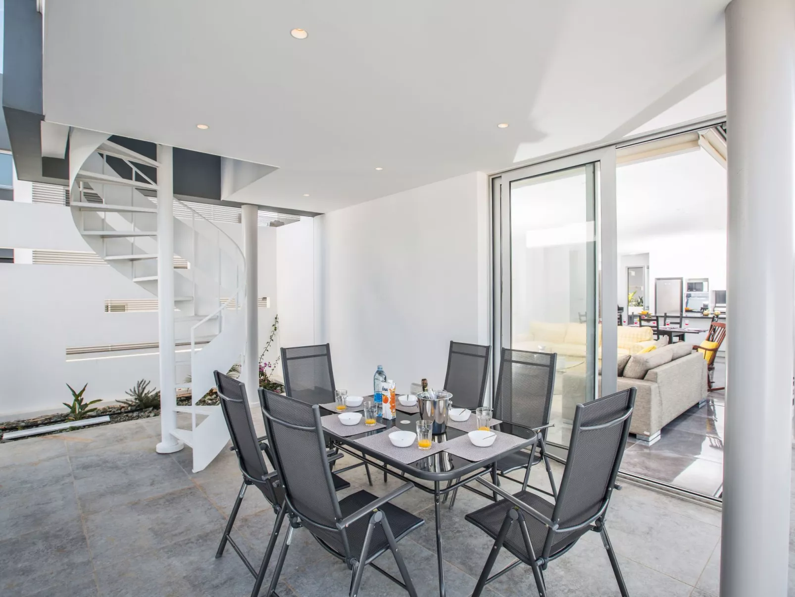 3-Schlafzimmer-Villa mit privatem Pool und Dachgarten - Image-tags.info