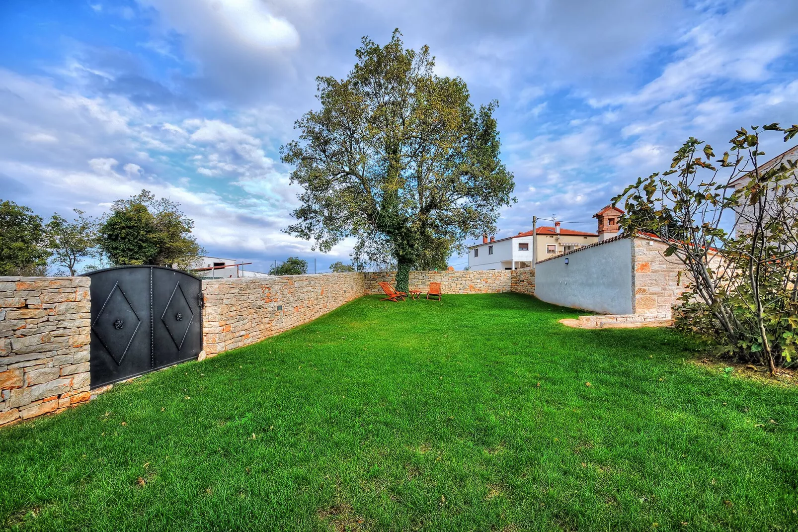 Casa Silvano-Gardens summer