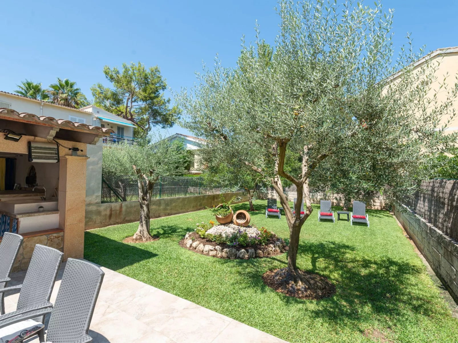 Stilvolle Villa mit Terrasse und Nähe zum Strand - Image-tags.info