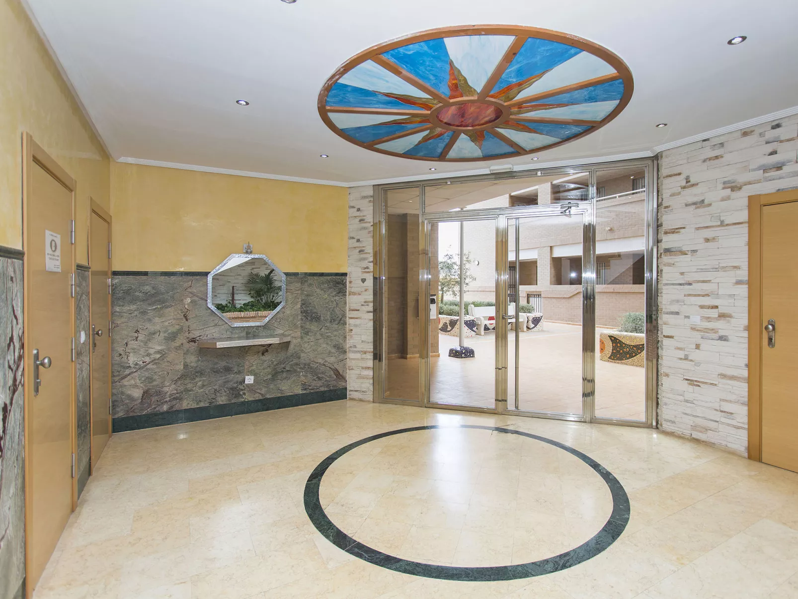 Jardines del Mar III - Inside