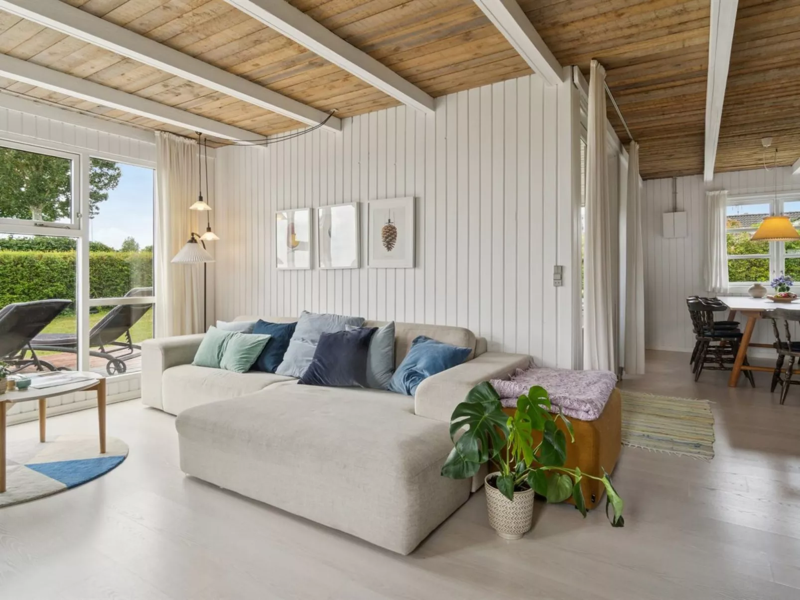 "Bjarni" - 180m from the sea - Inside