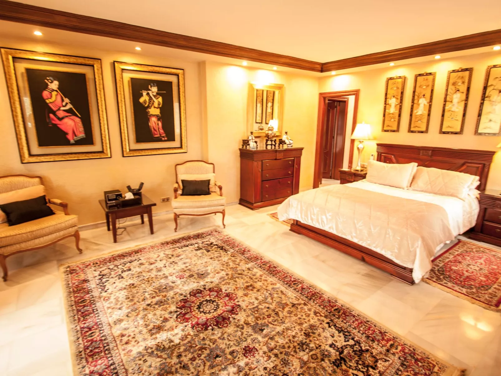 In der Nähe des Strandes, beheiztes Schwimmbad, Spielraum, Spielzimmer, etc - Drinnen