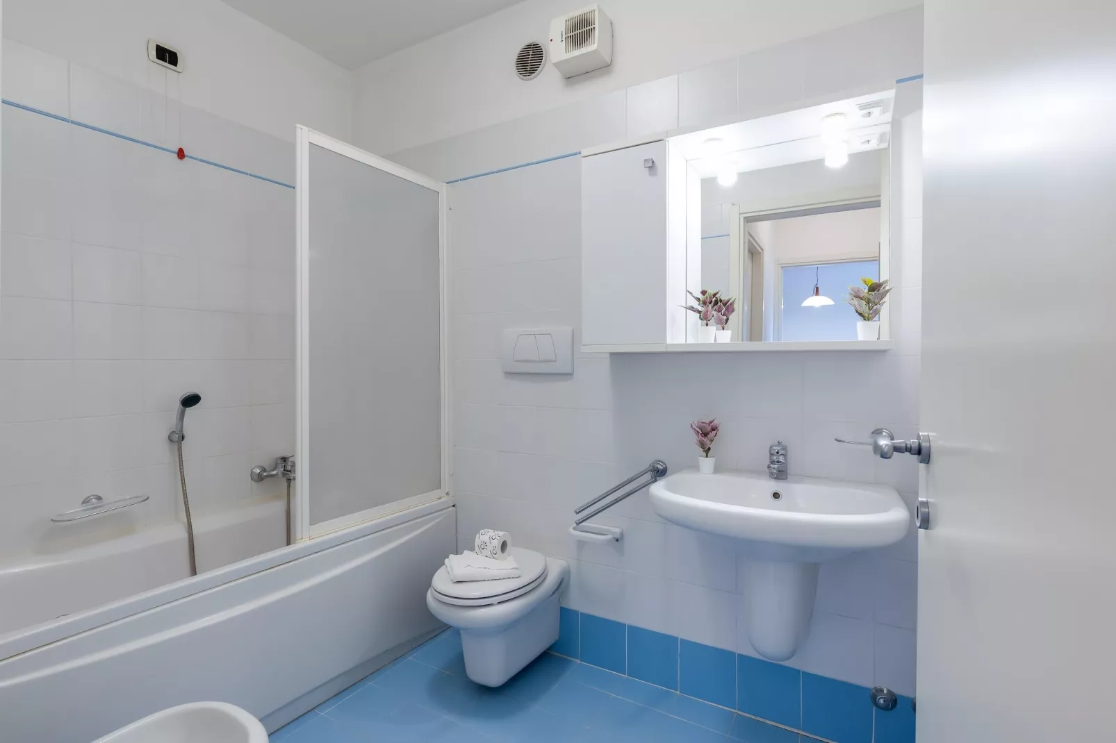 RESIDENCE PORTO LETIZIA - PALACE-1ROOM APT 4 PAX MOUNTAIN VIEW PLUS 8203 - P1MP4 - Bathroom