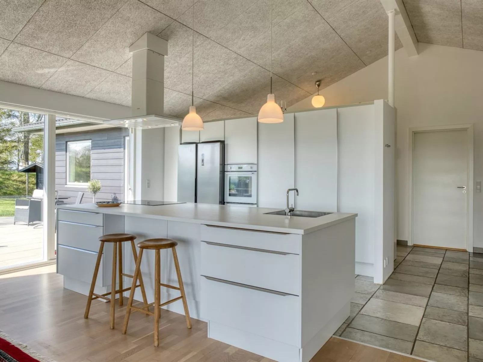 "Elissa" - 50m to the fjord-Inside