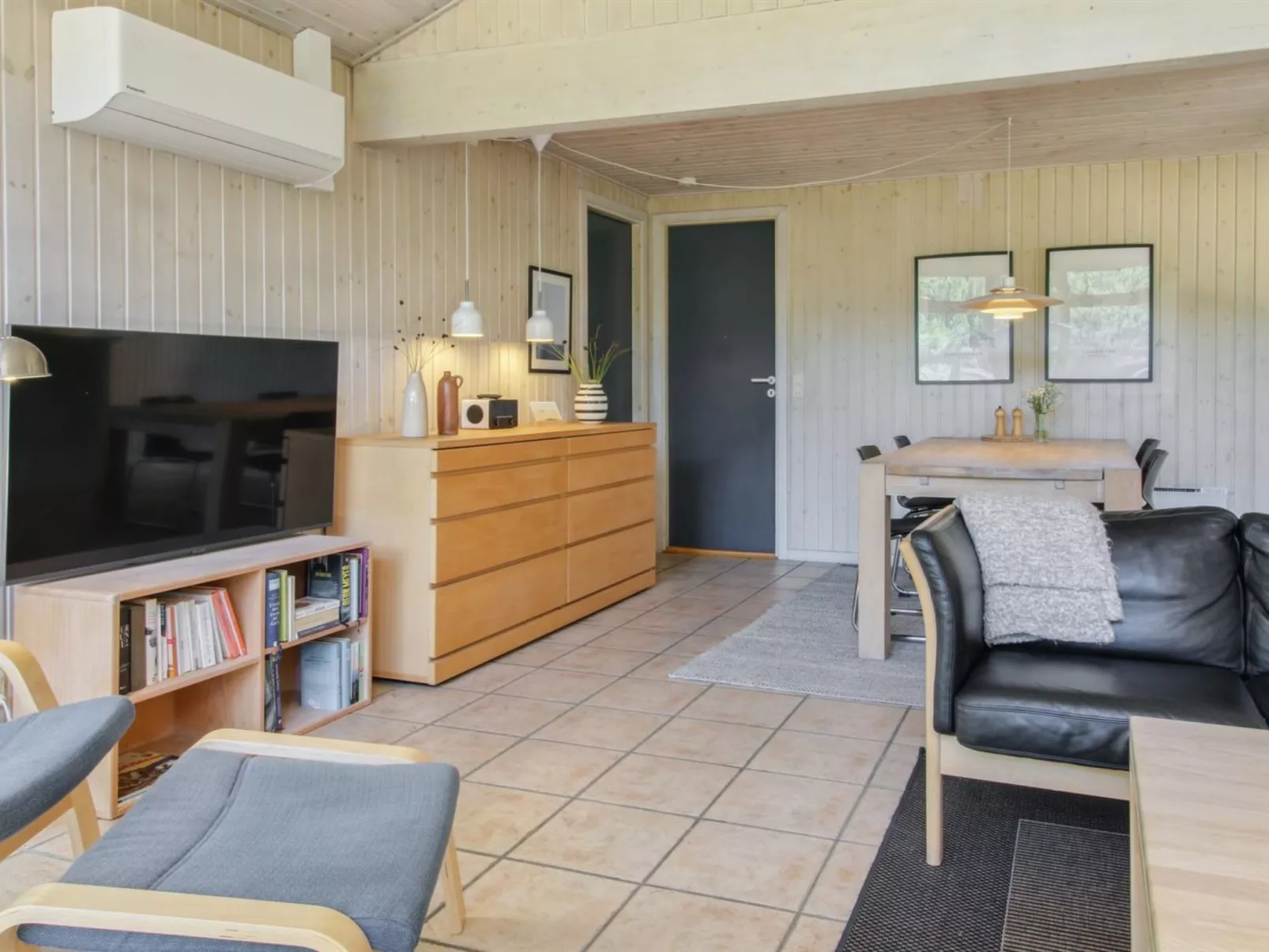 "Karri" - 1.1km from the sea-Dedans