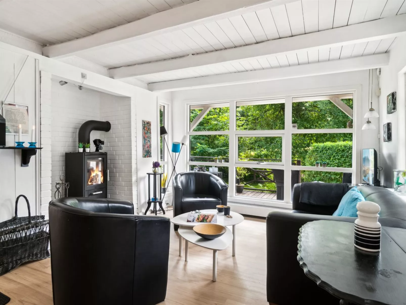 "Vesa" - 2.4km from the sea-Dedans