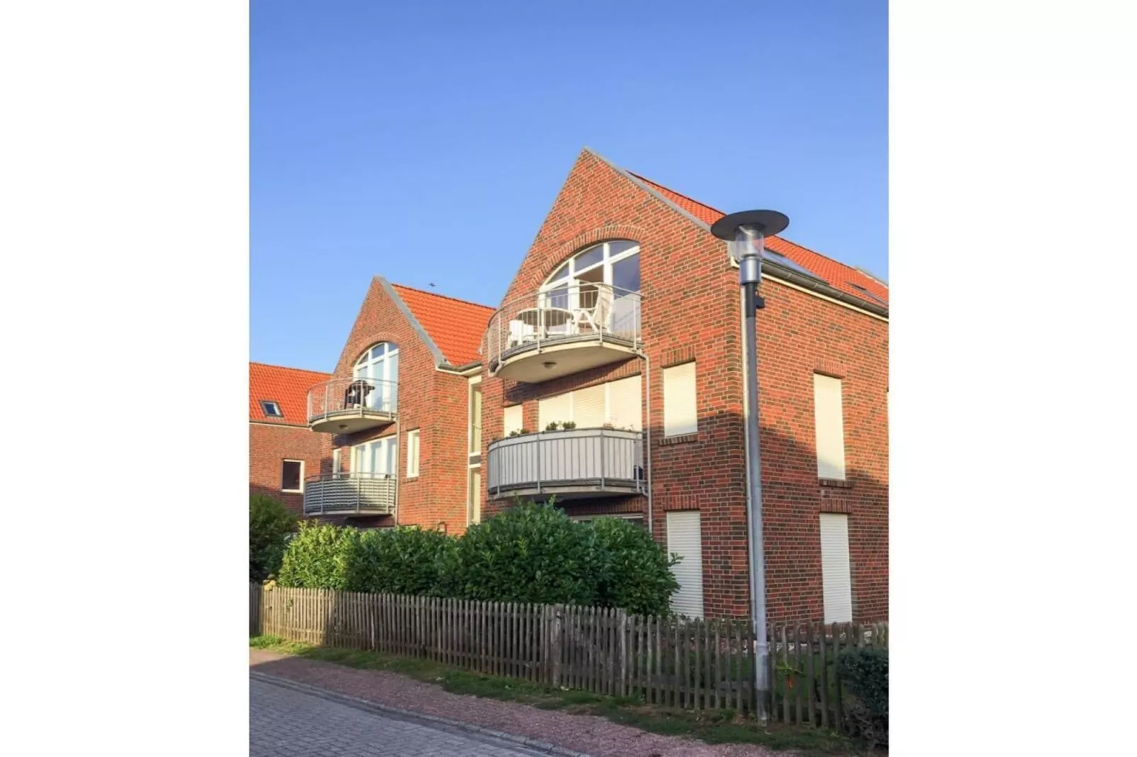 279394-Exterior in summer