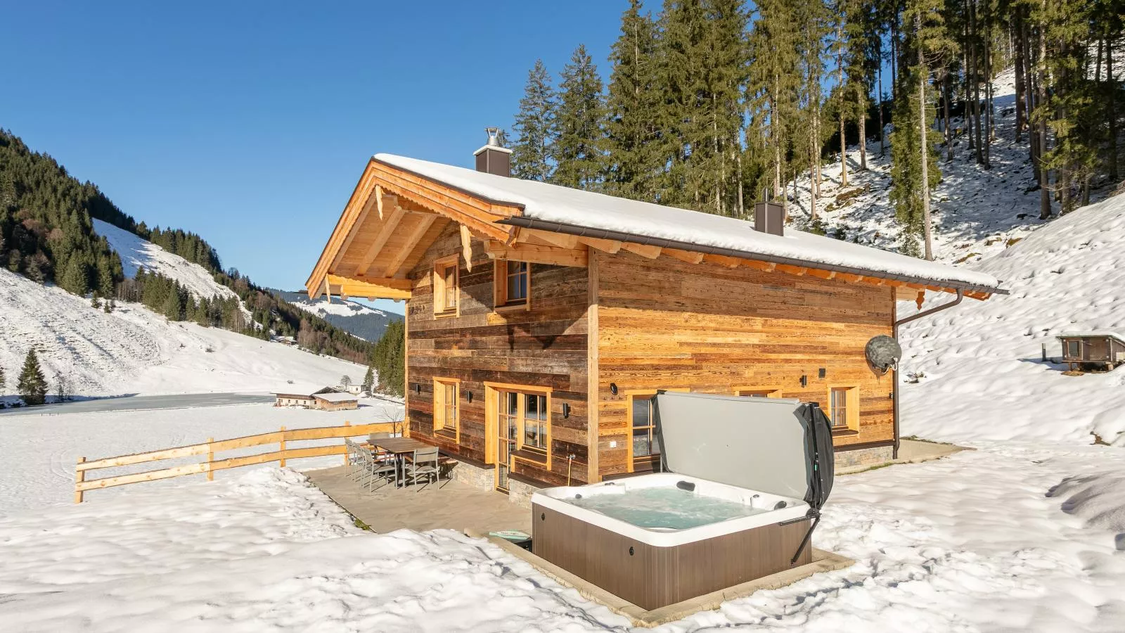 Heualm-Außenbereich Winter