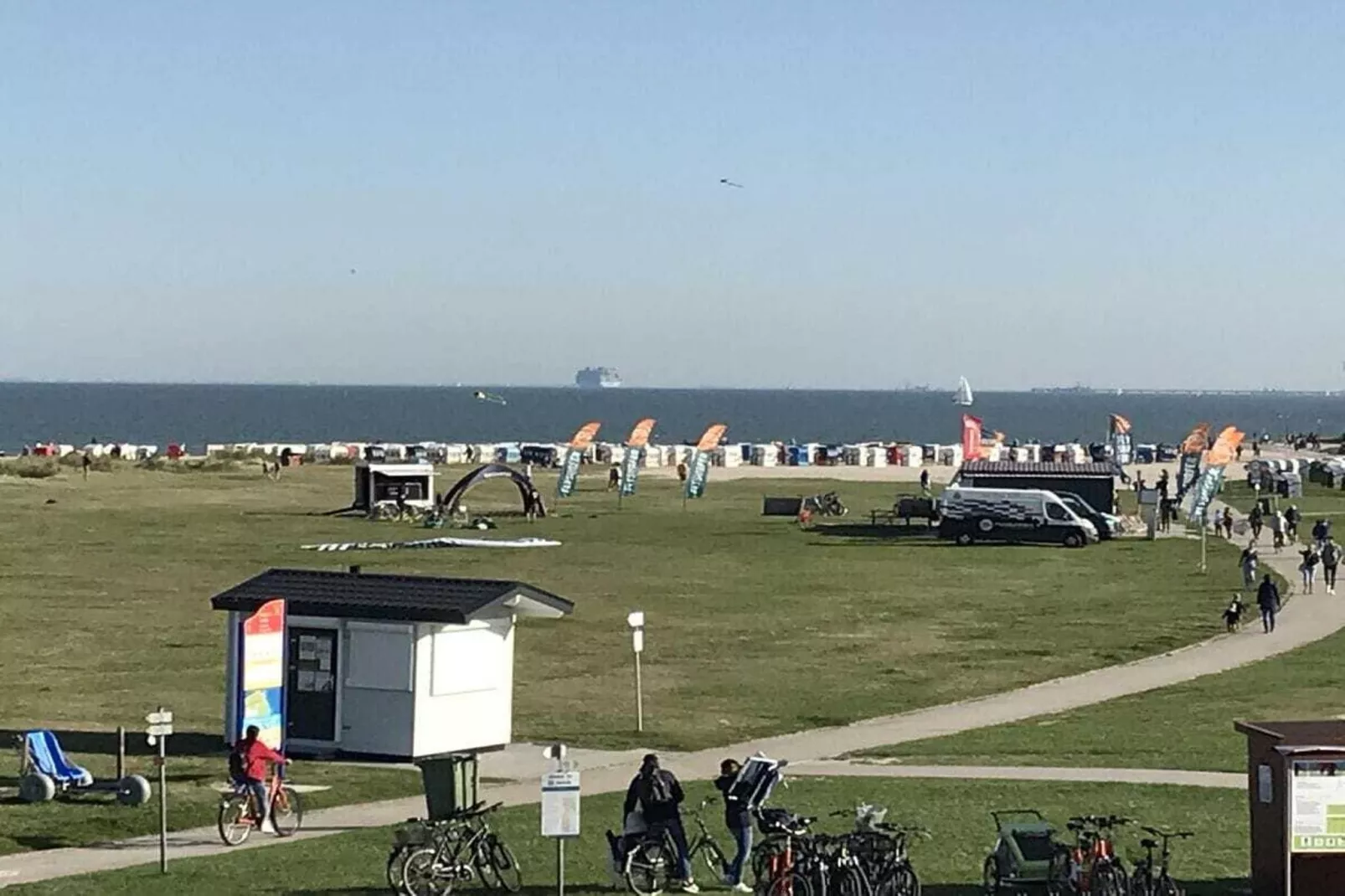 293990-Areas within 5km in summer