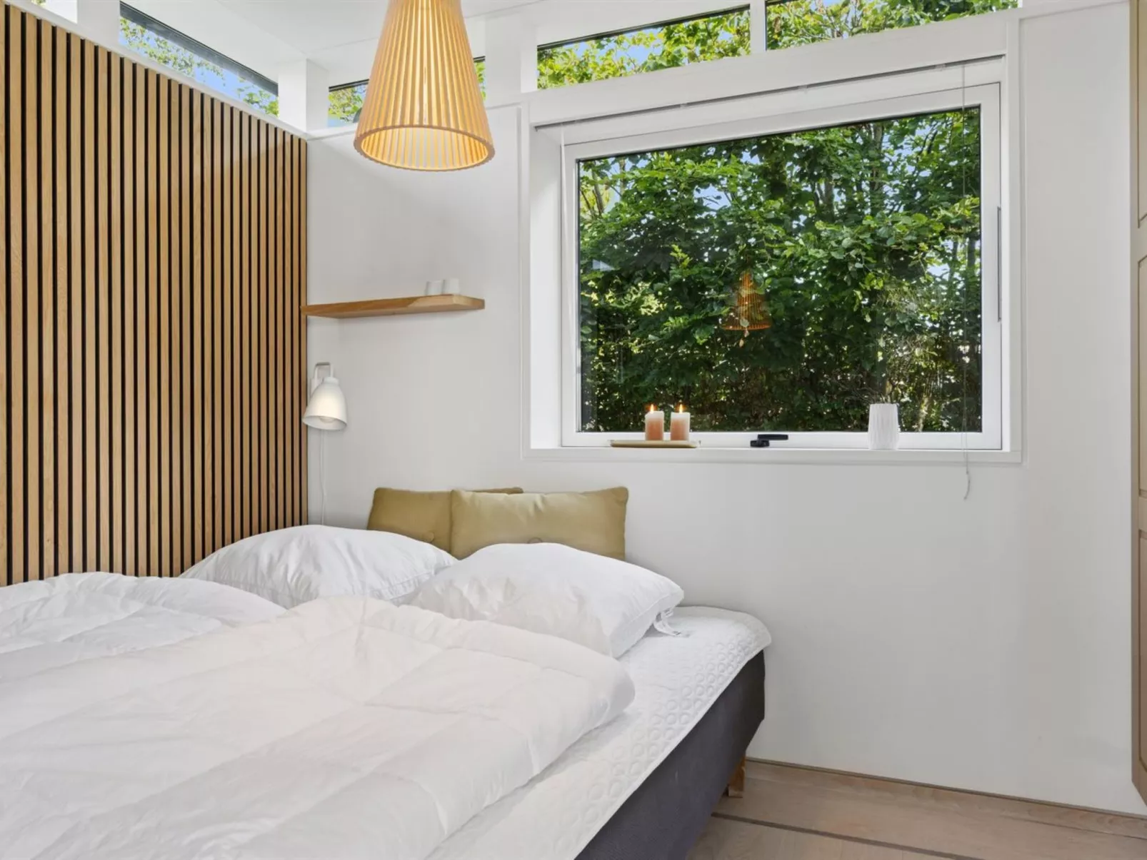 "Jo" - 175m to the fjord-Drinnen