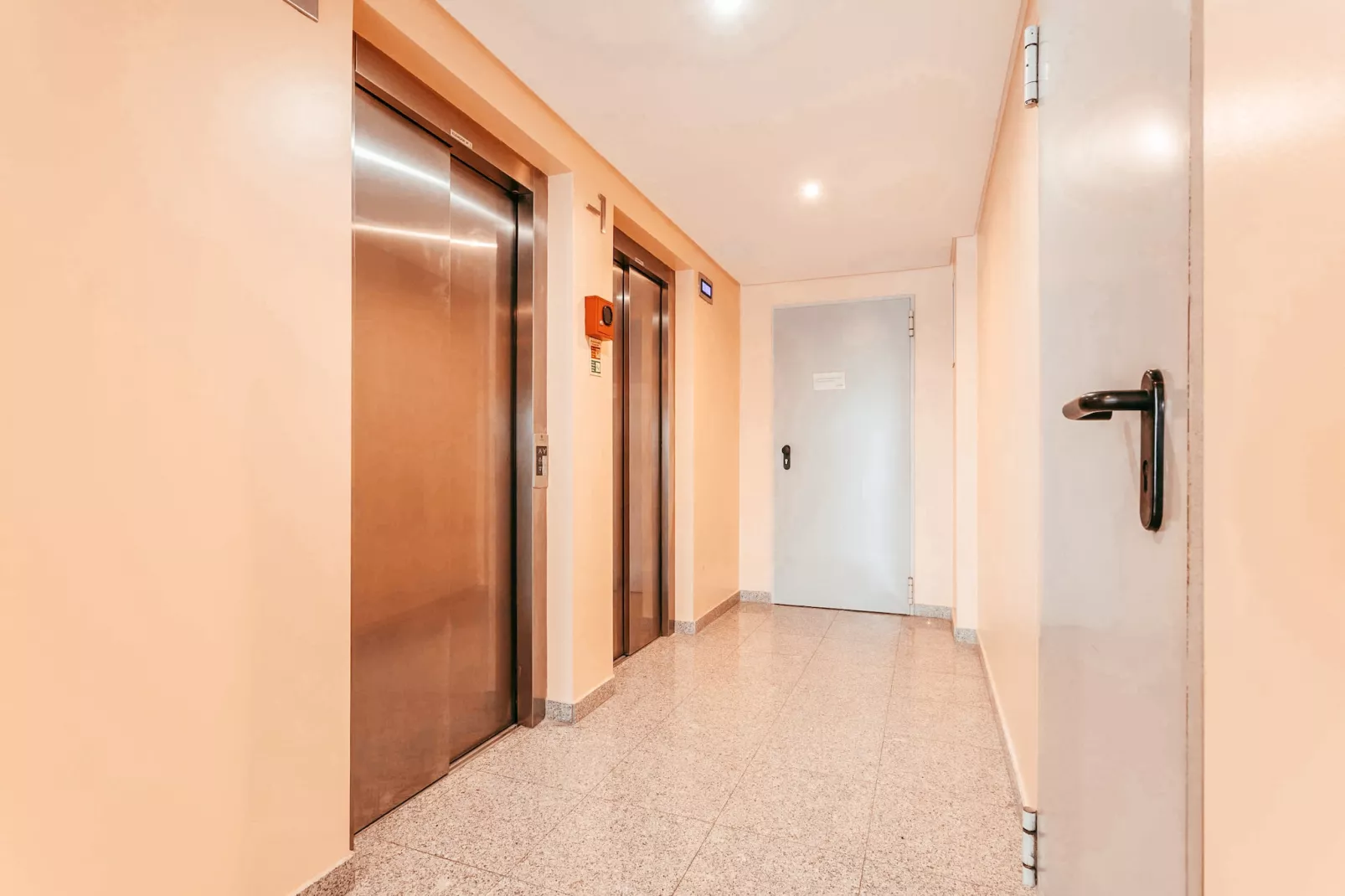 Modern & Elegant 2 bedroom in Amadora by GT House-Im Freien