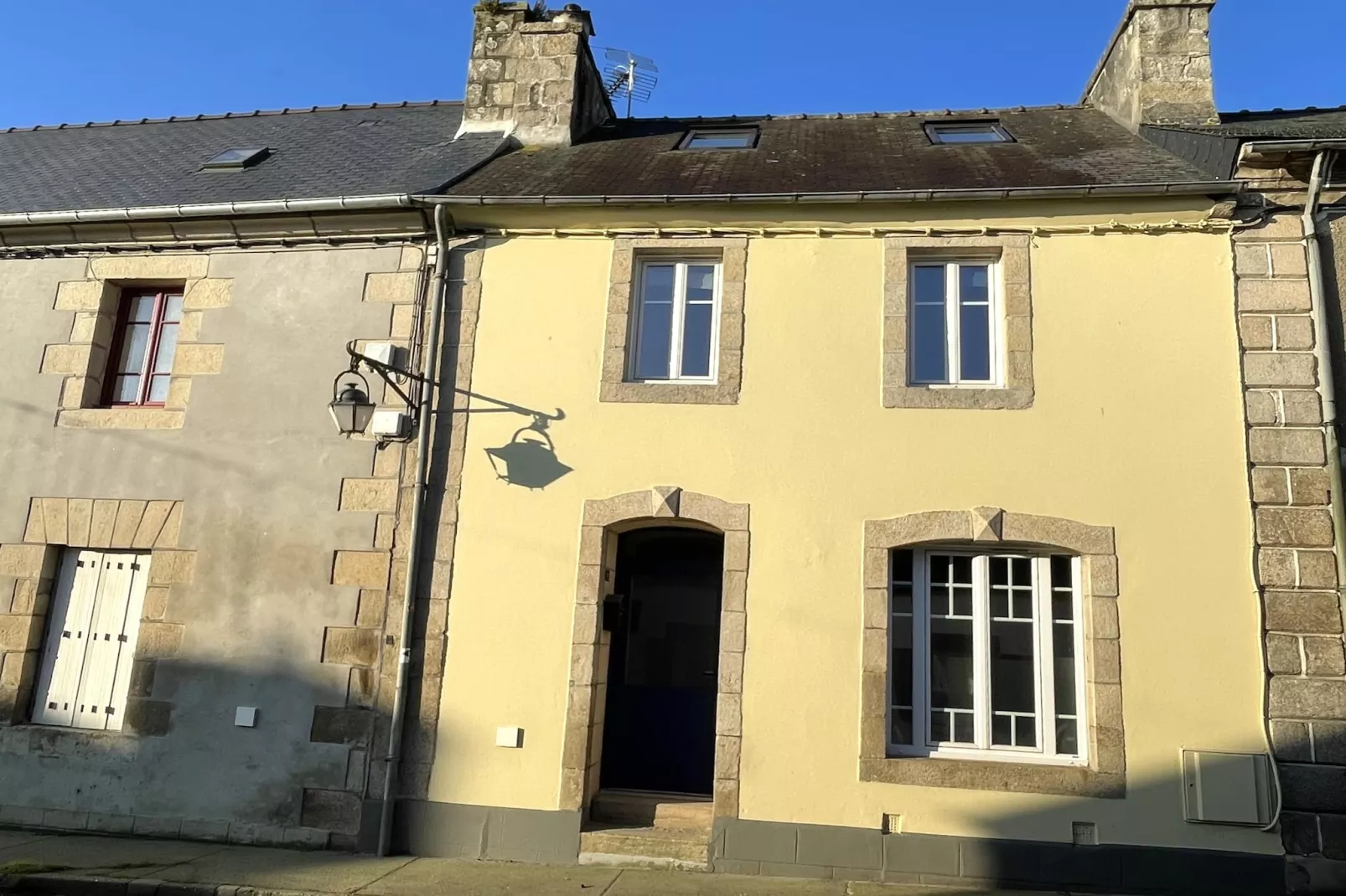 Maison de ville avec terrasse/jardin Guerlesquin-Außenbereich Sommer
