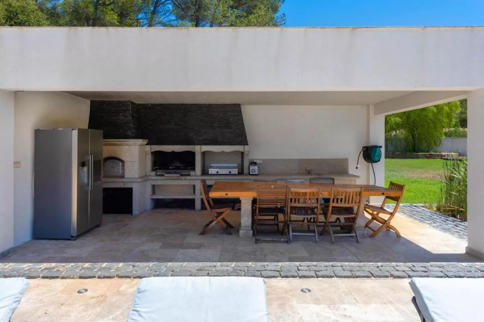 Villa avec piscine chauffée spa salle sport et cinéma-Terrasse / balcon