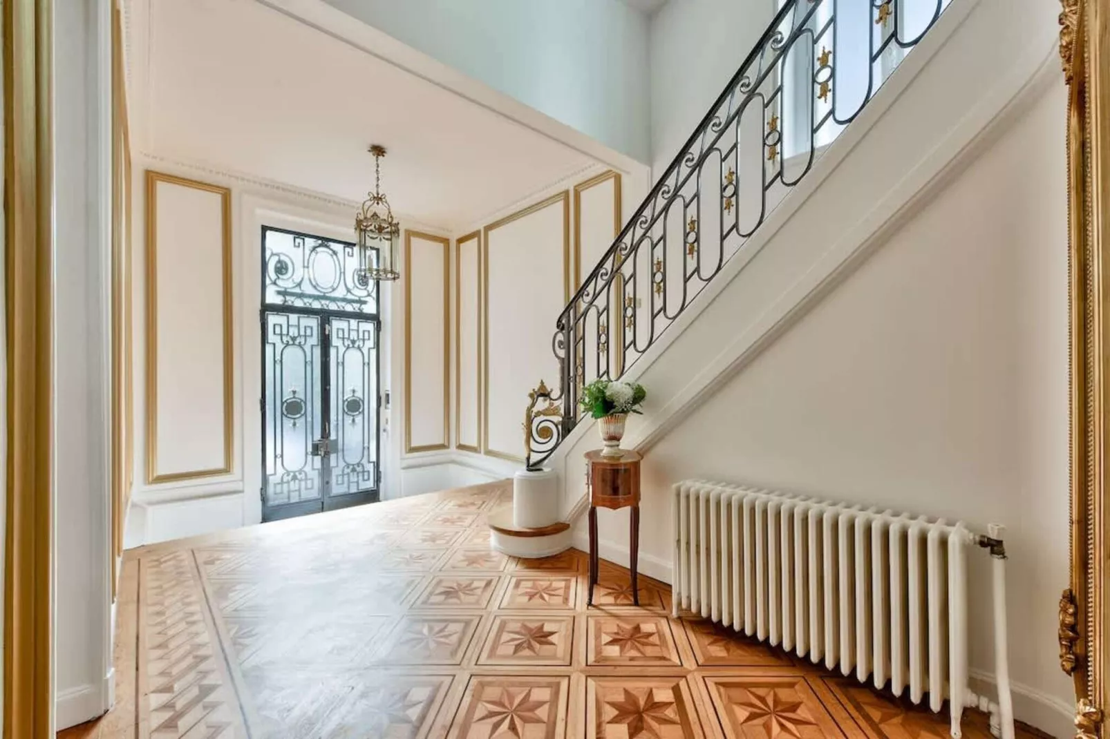 Noble demeure de luxe en plein coeur de Paris-Flur