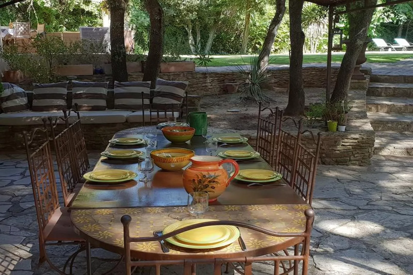 Villa cadre idyllique et reposant avec piscine-Terrasse / balcon
