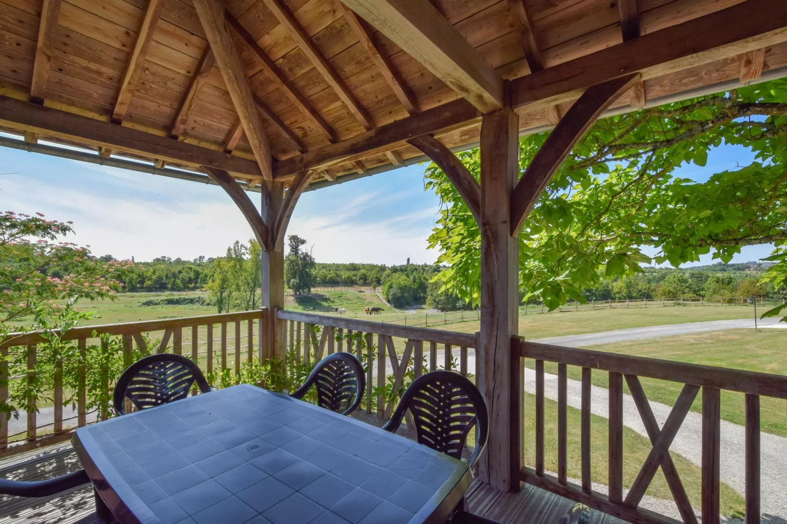 Pavillon 3 - Terrace balcony