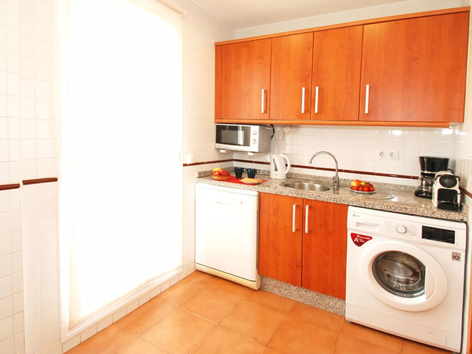 Penthouse, Jacuzzi, Meerblick, BBQ,wifi, AC - Dedans