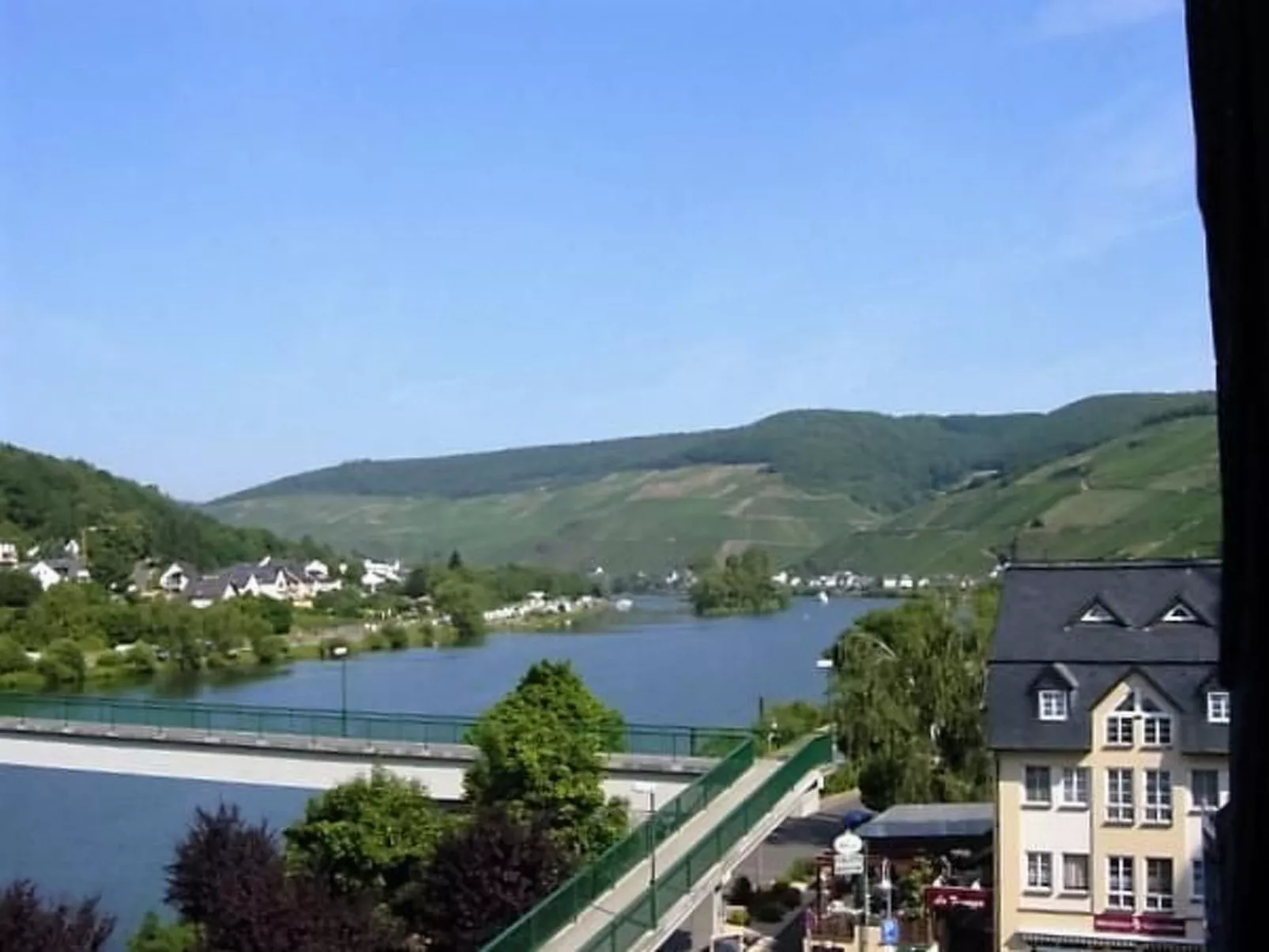 Wohnung in einem historischen Gebäude mit Balkon und Blick auf die Mosel - Image-tags.info