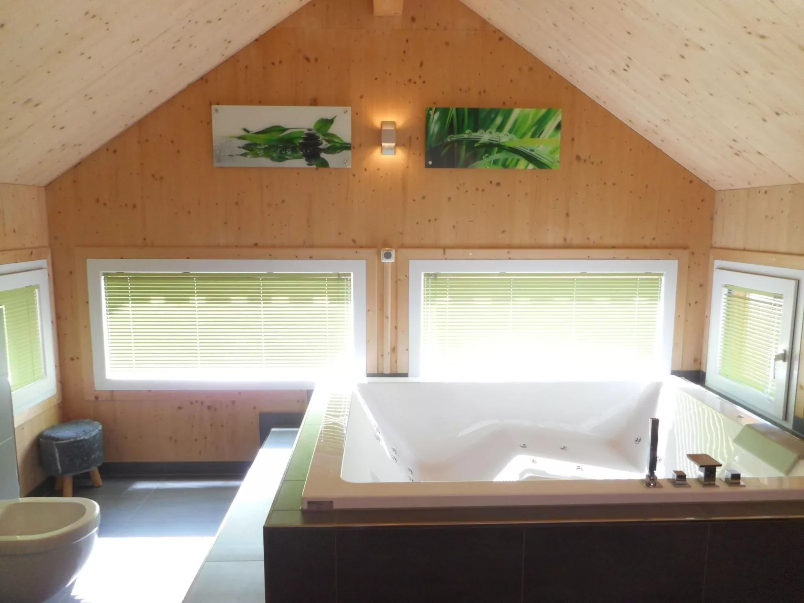 Tolles Ferienhaus mit Sauna und Whirlpool - Image-tags.info