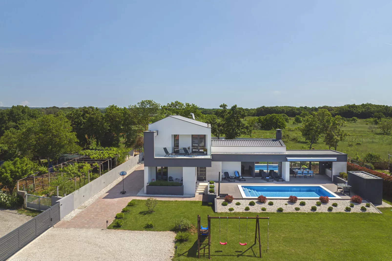 Villa Linea-Areas summer 1km