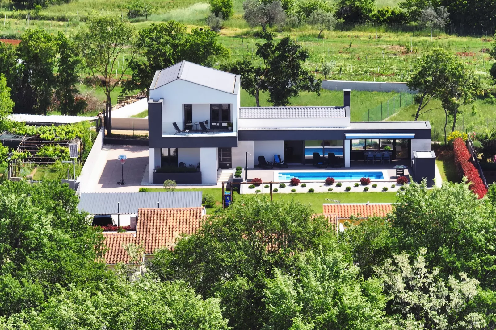 Villa Linea-Areas summer 5km