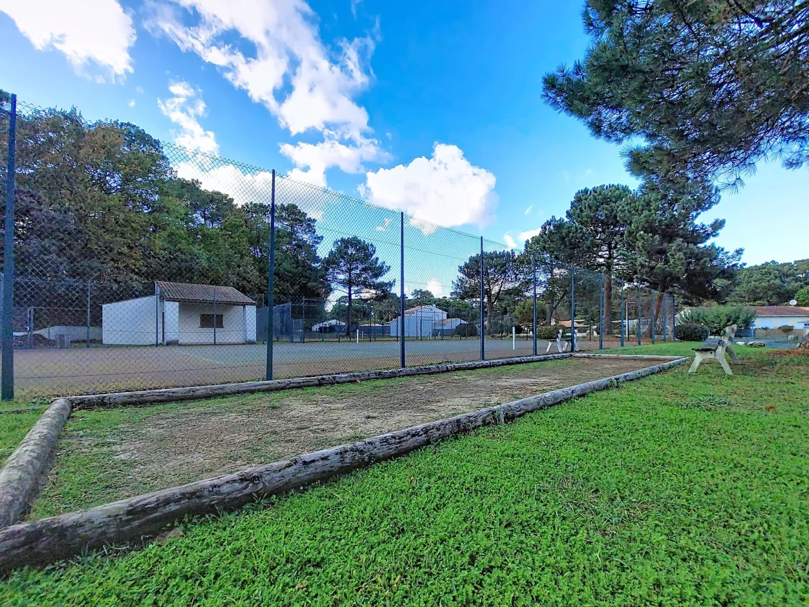 Les Alouettes - Draußen