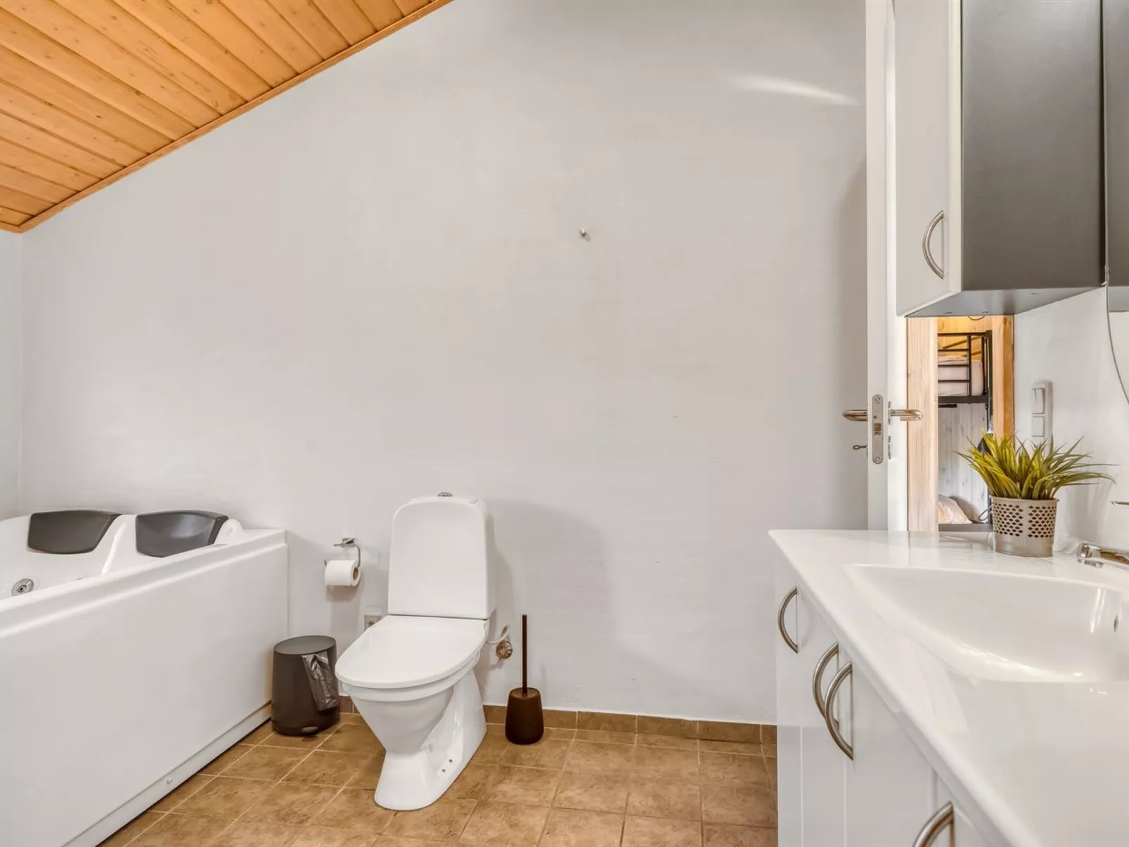 "Alisa" - 1.9km from the sea - Inside