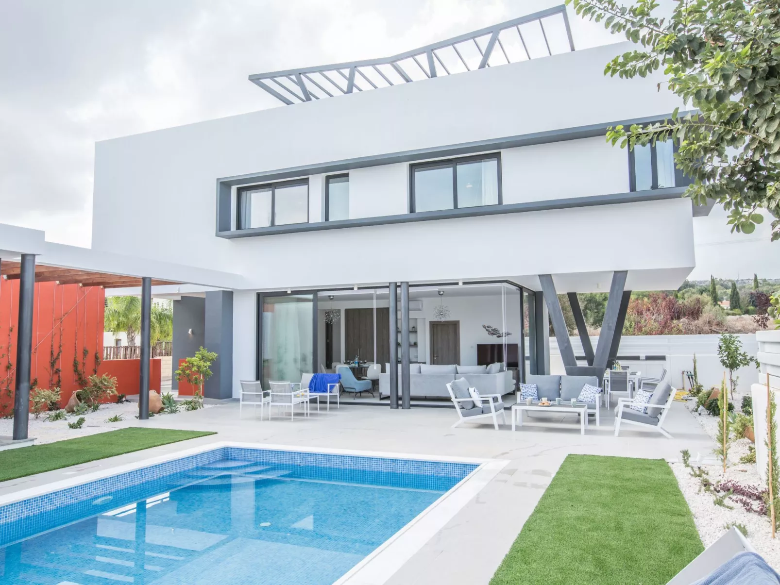 Neue, luxuriöse 3-Schlafzimmer-Villa in Protaras Zentrum - Image-tags.info