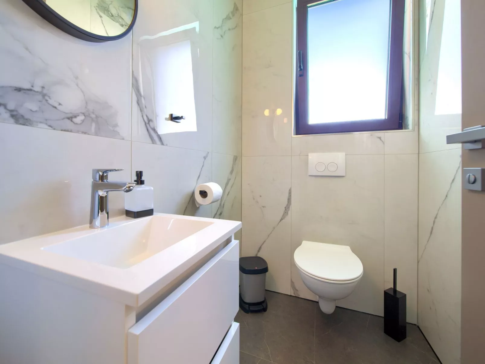 "Lana" mit Schwimmbad - Image-tags.info