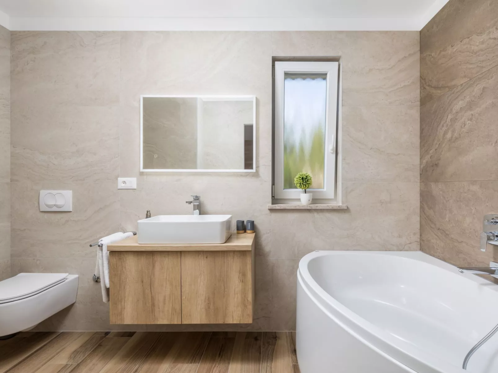 Romantische Villa mit Pool, umgeben von Natur - Image-tags.info