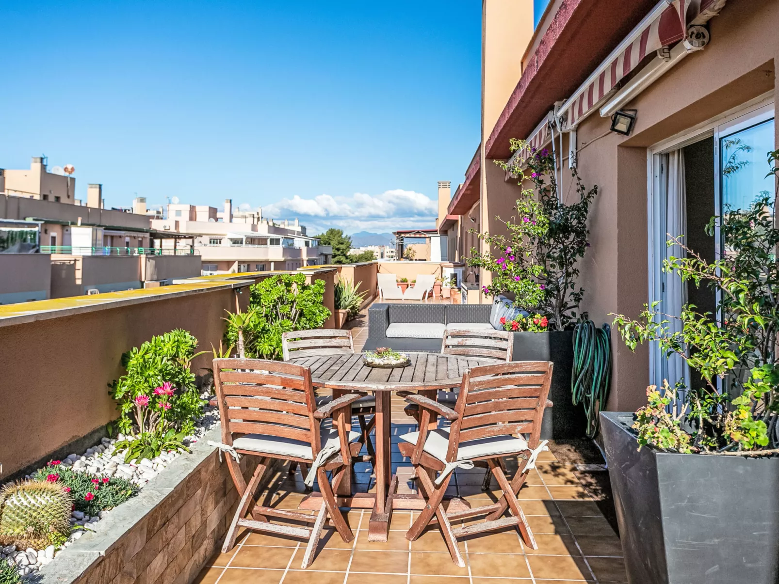 El Pinillo - Outside