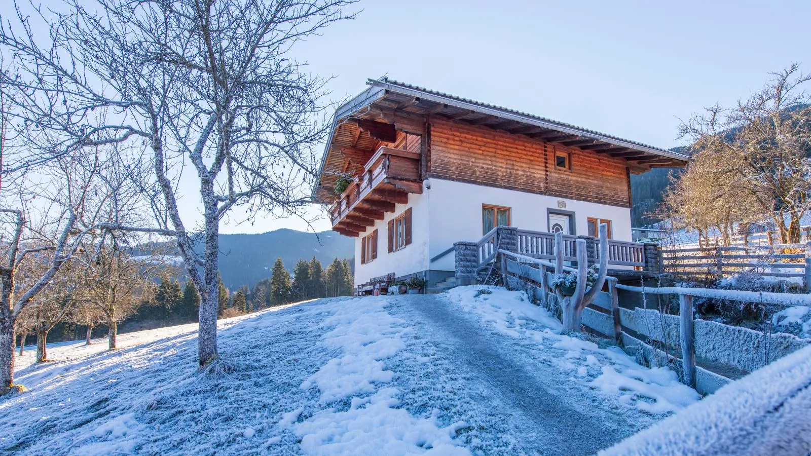 Pehambauer S - Exterior in winter