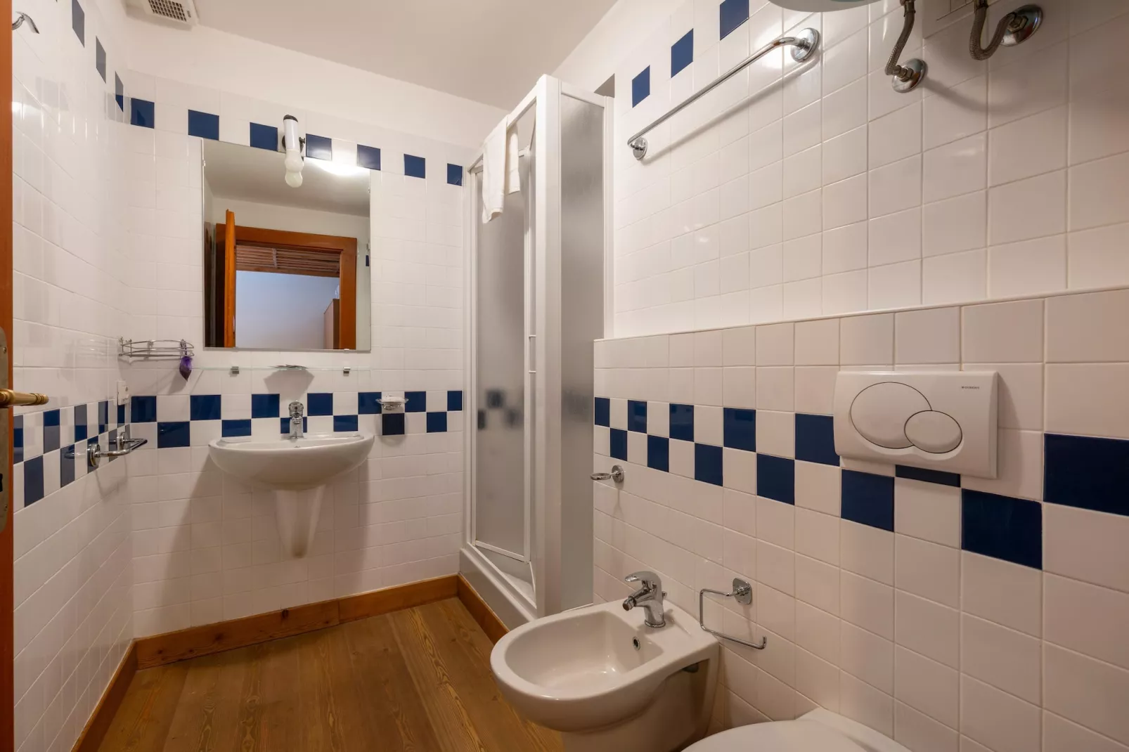 TRILO 1 CERESOLE-Bathroom