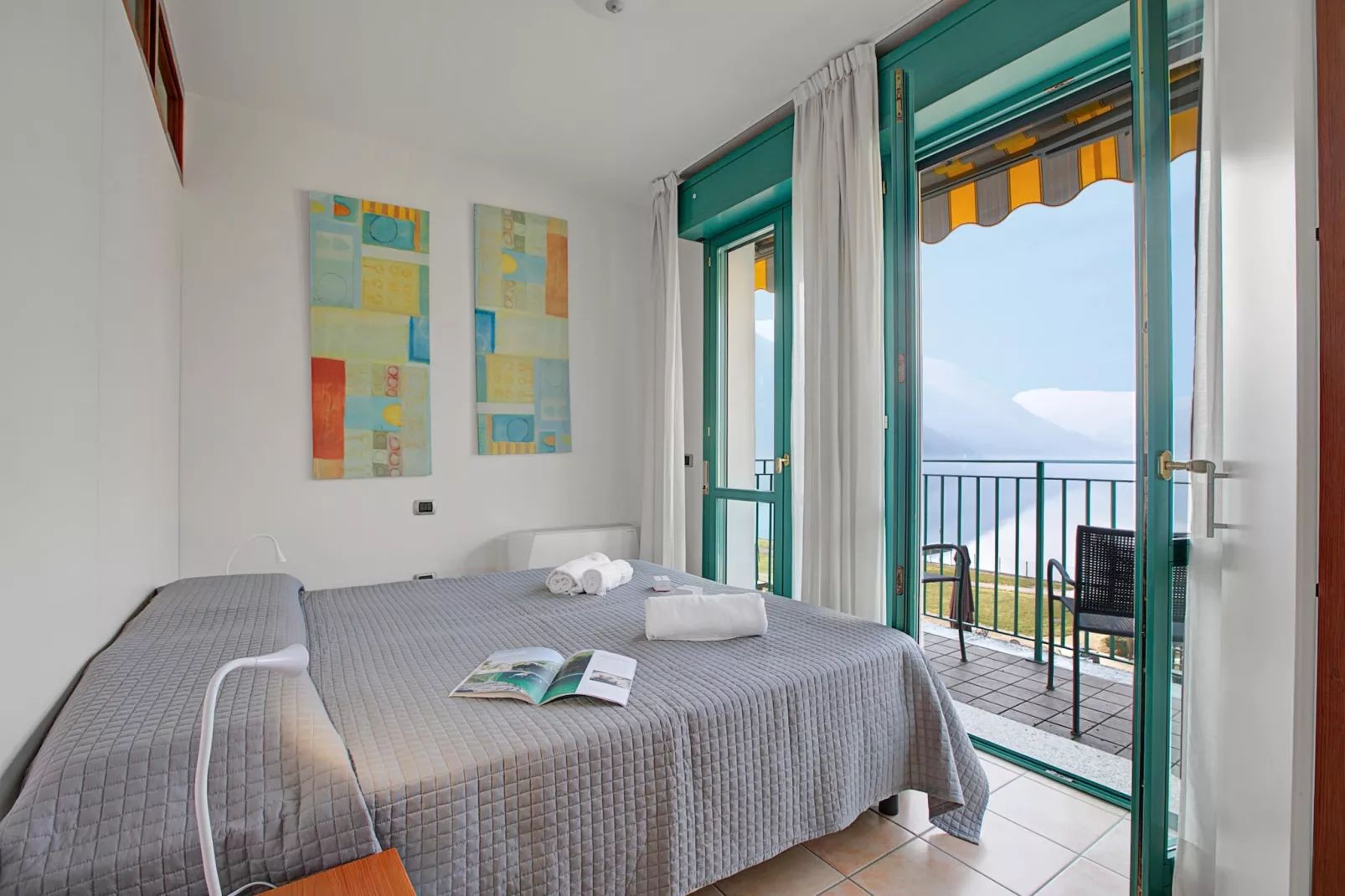 RESIDENCE PORTO LETIZIA - PALACE-2ROOM APT 6 PAX LAKE VIEW DELUXE 8210 - P2LD6 - Bedroom