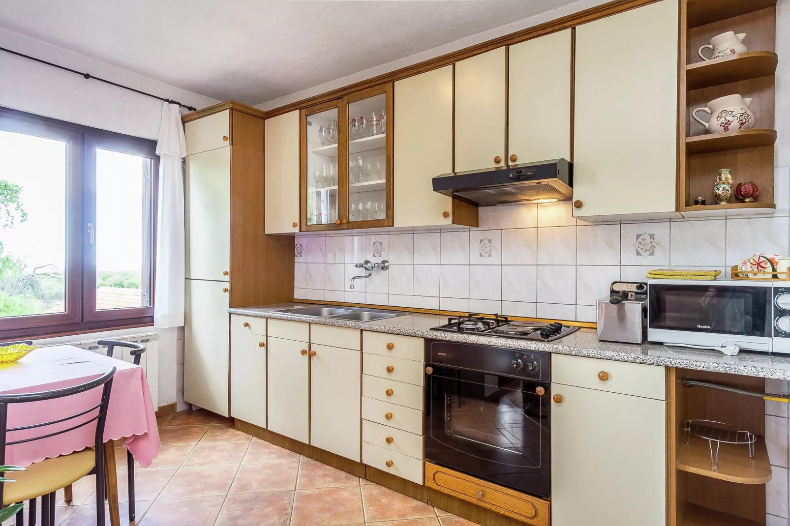 Stelia-Kitchen