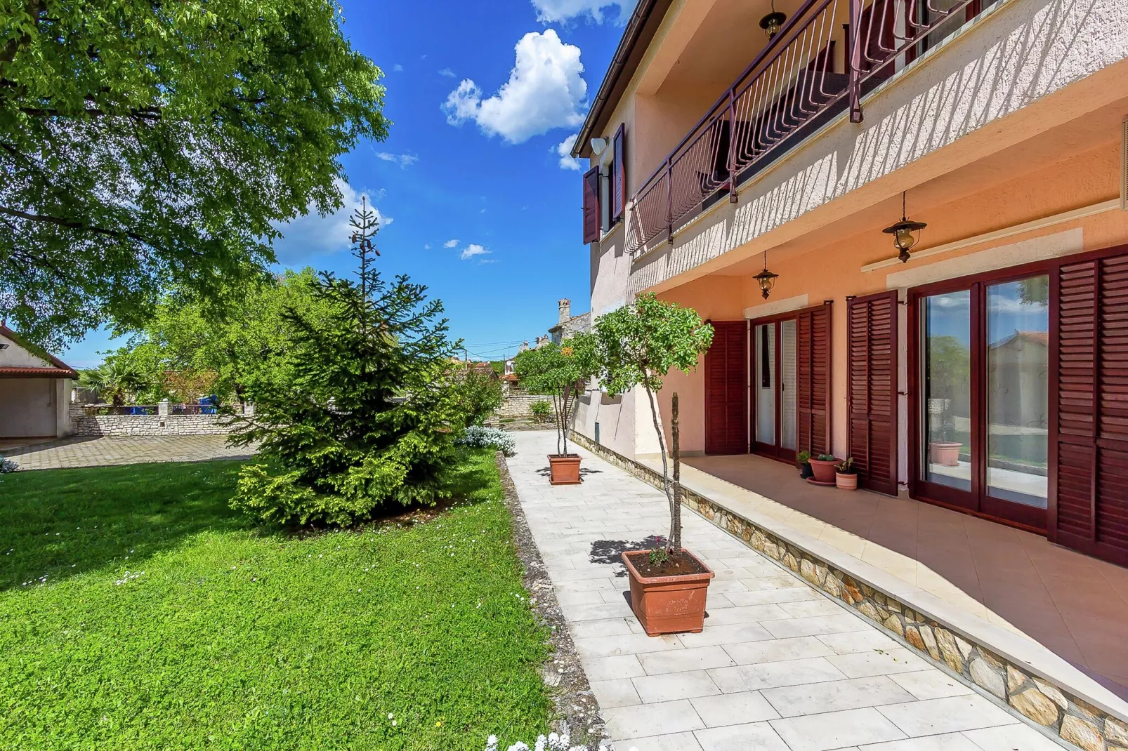 Stelia-Terrace balcony