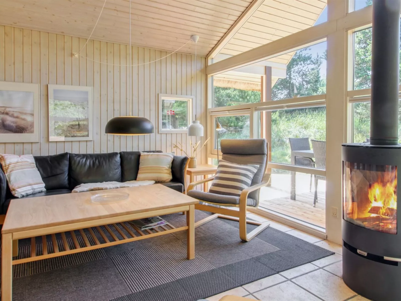 "Karri" - 1.1km from the sea-Dedans