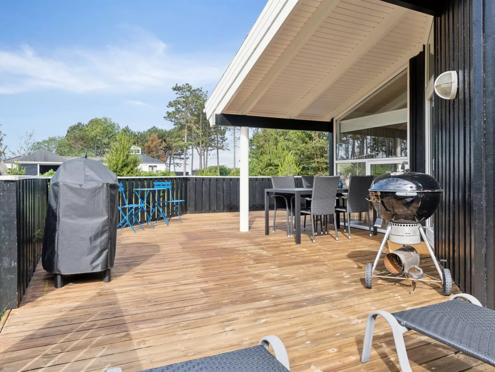 "Alvy" - 200m from the sea-Outside